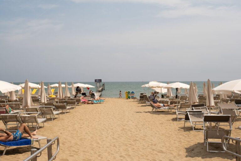 Comment profiter pleinement d&rsquo;un voyage ensoleillé ?